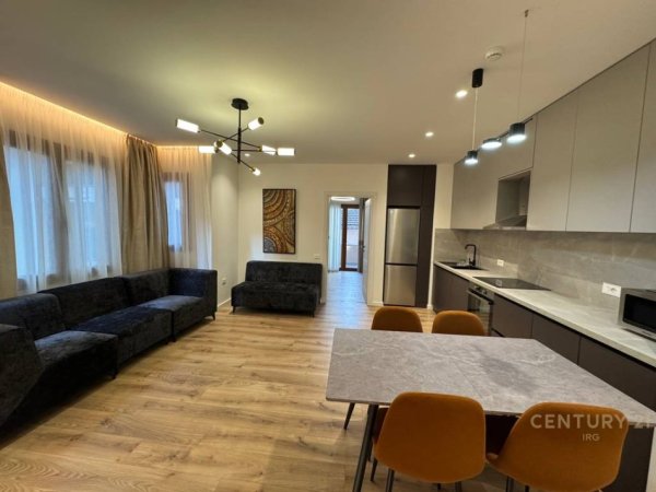 Tirane, jepet me qera apartament 2+1+Aneks+Ballkon Kati 2, 95 m² 700 € (Vilat ne Selite)