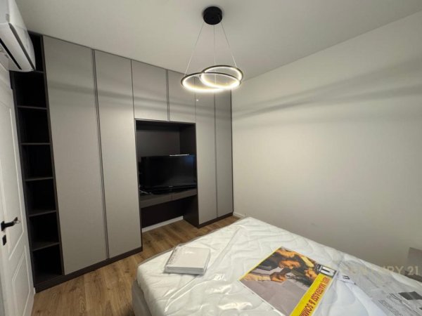 Tirane, jepet me qera apartament 2+1+Aneks+Ballkon Kati 2, 95 m² 700 € (Vilat ne Selite)