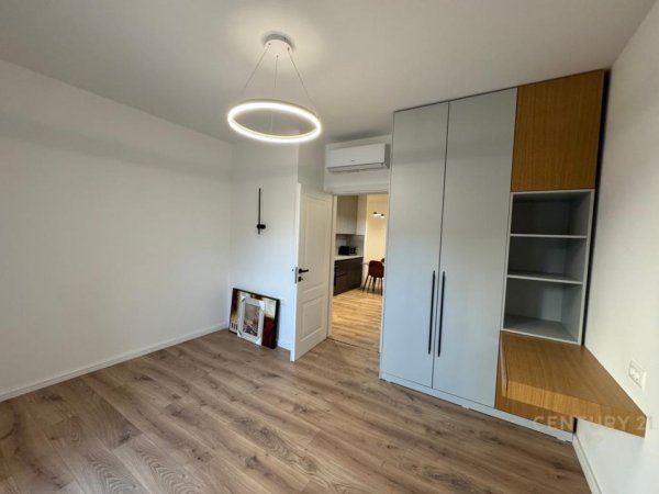 Tirane, jepet me qera apartament 2+1+Aneks+Ballkon Kati 2, 95 m² 700 € (Vilat ne Selite)