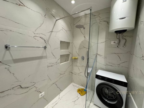 Tirane, jepet me qera apartament 2+1+Aneks+Ballkon Kati 2, 95 m² 700 € (Vilat ne Selite)