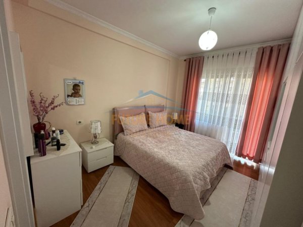 Tirane, shitet apartament 2+1+Ballkon Kati 6, 100 m² 150.000 € (Unaza e Re)