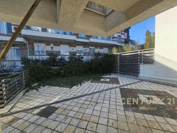 Tirane, shes Vile 3 Katshe Kati 3, 499 m² 600.000 € (Kodra e Diellit)