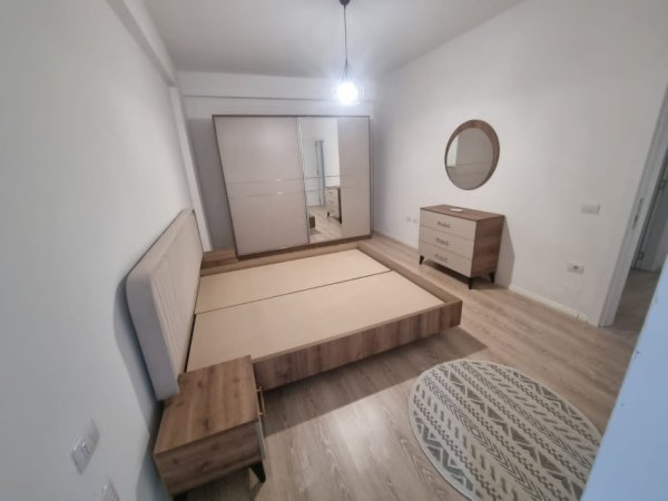 Tirane, jepet me qera apartament 2+1 Kati 7, 85 m² 650 € (rruga ndre mjeda)