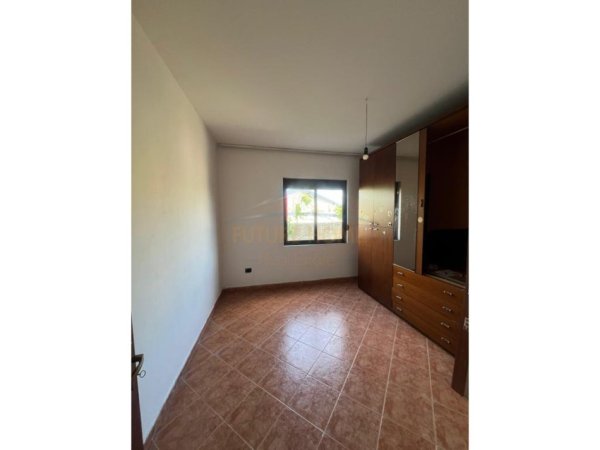 Durres, shitet Vile 2+1+Ballkon Kati 2, 476 m² 200.000 € 