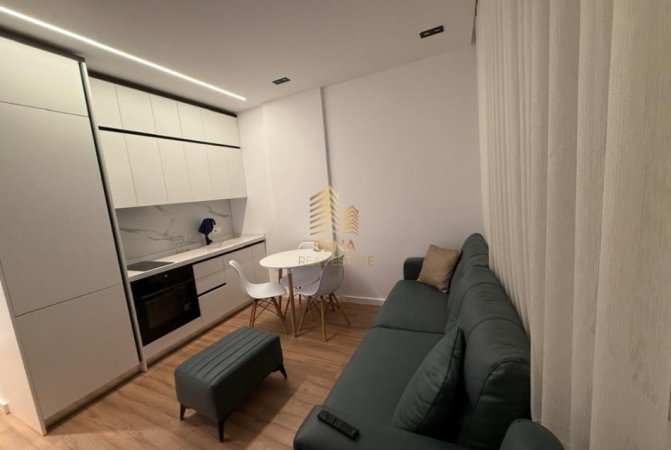 Tirane, jepet me qera apartament 1+1+Ballkon Kati 9, 60 m² 600 € (Rruga e Kavajës)