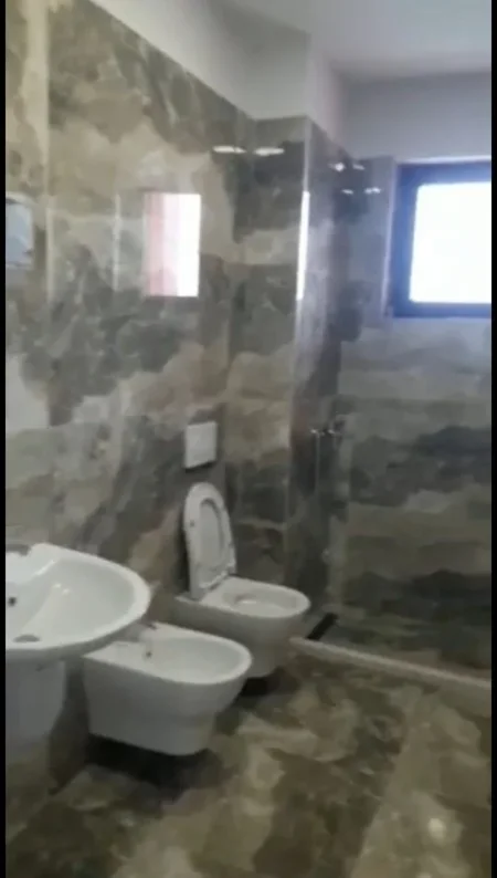 Tirane, jepet me qera apartament 2+1 Kati 7, 120 m² 50,000 leke (Astir, pallati “Eglo”)