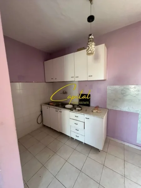 Tirane, shitet apartament 1+1 Kati 5, 60 m² 108.000 € (ISH STACIONI TRENIT)