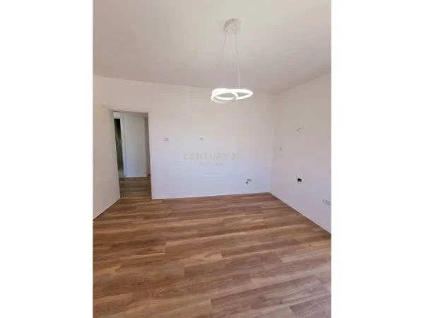 Durres, shitet apartament 2+1 Kati 3, 56 m² 81.000 € (Drejtoria Policis)