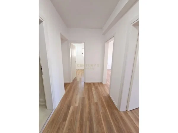 Durres, shitet apartament 2+1 Kati 3, 56 m² 81.000 € (Drejtoria Policis)