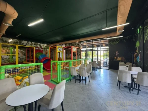 Tirane, shitet ambjent biznesi Kati 0, 190 m² 370.000 € (GREEN CITY ASTIR)