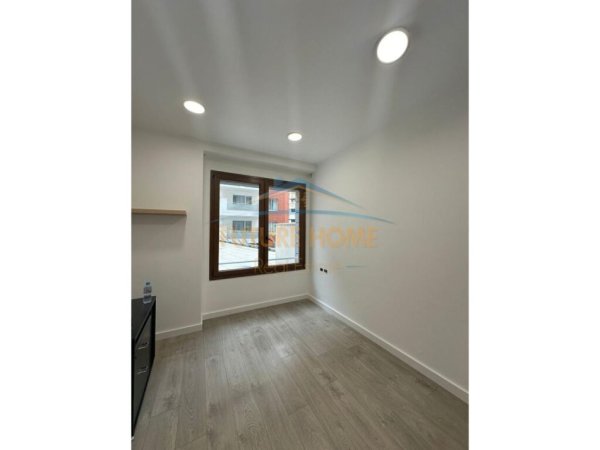 Tirane, jepet me qera ambjent biznesi Kati 0, 125 m² 1.200 € (Garden Residence Turdiu)