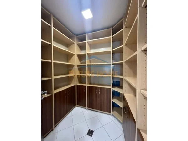 Tirane, jepet me qera ambjent biznesi Kati 0, 125 m² 1.200 € (Garden Residence Turdiu)