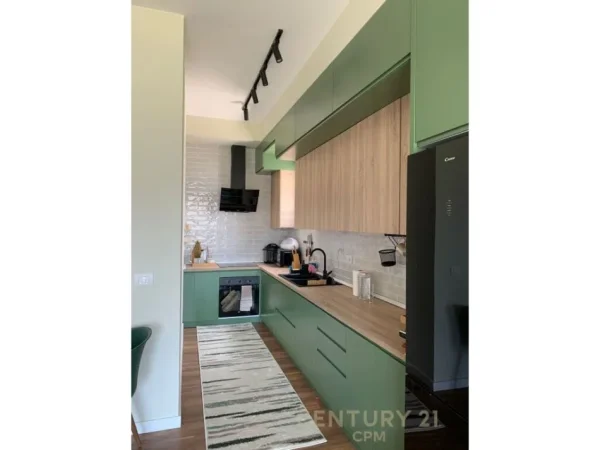 Tirane, jepet me qera apartament 2+1 Kati 10, 98 m² 1.500 € (rruga e kosovareve)