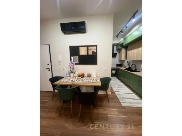 Tirane, jepet me qera apartament 2+1 Kati 10, 98 m² 1.500 € (rruga e kosovareve)