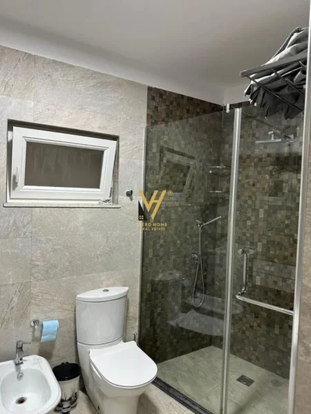Tirane, jepet me qera apartament 1+1+Ballkon Kati 2, 75 m² 600 € (LIQENI I THATE)