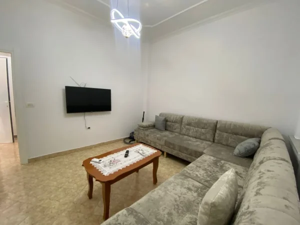 Tirane, jepet me qera Vile 2+1+Aneks+Ballkon Kati 2, 100 m² 1.000 € (Rruga Qemal Stafa)