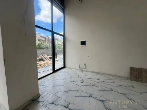 Tirane, jepet me qera ambjent biznesi Kati 0, 57 m² 1.500 € (VASIL SHANTO)