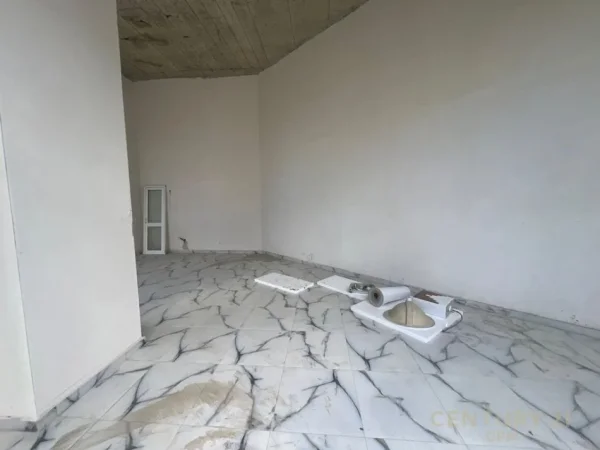 Tirane, jepet me qera ambjent biznesi Kati 0, 57 m² 1.500 € (VASIL SHANTO)