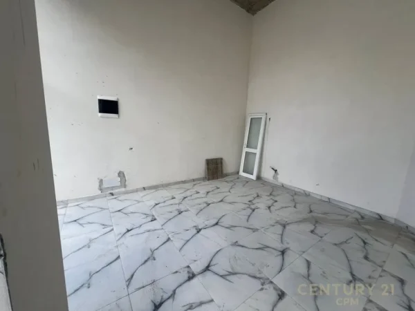 Tirane, jepet me qera ambjent biznesi Kati 0, 57 m² 1.500 € (VASIL SHANTO)