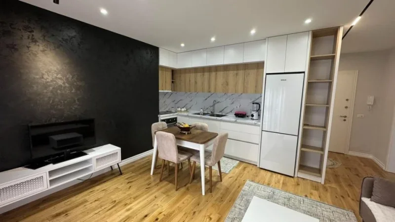 Tirane, jepet me qera apartament 1+1+Ballkon Kati 2, 62 m² 500 € (Rr. E Dibres te Amerikan 2)
