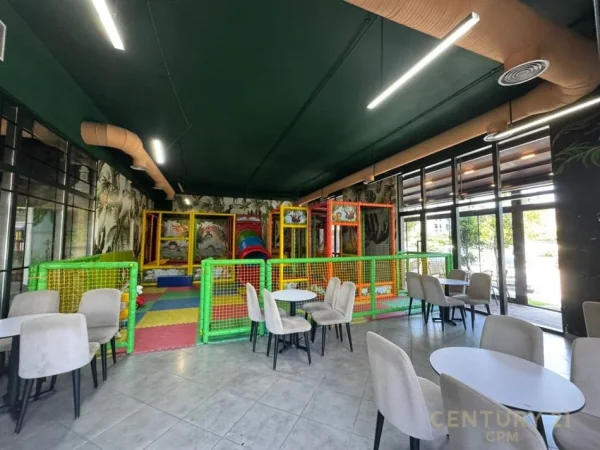 Tirane, shes ambjent biznesi Kati 0, 190 m² 370.000 € (Green City)