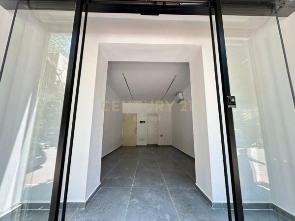 Tirane, jepet me qera ambjent biznesi Kati 0, 48 m² 1.100 € (Rruga e Barrikadave)