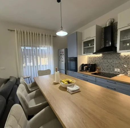 Tirane, shitet apartament 1+1 Kati 6, 71 m² 110.000 € (Kinostudio)