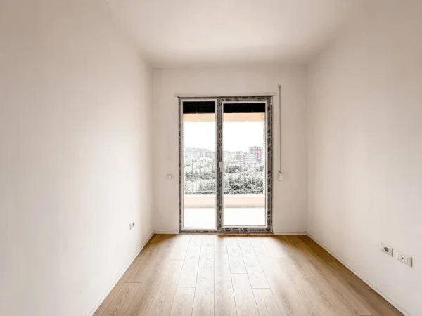 Tirane, shitet apartament 3+1 Kati 6, 150 m² 230.000 € (FUSHA AVIACIONIT)