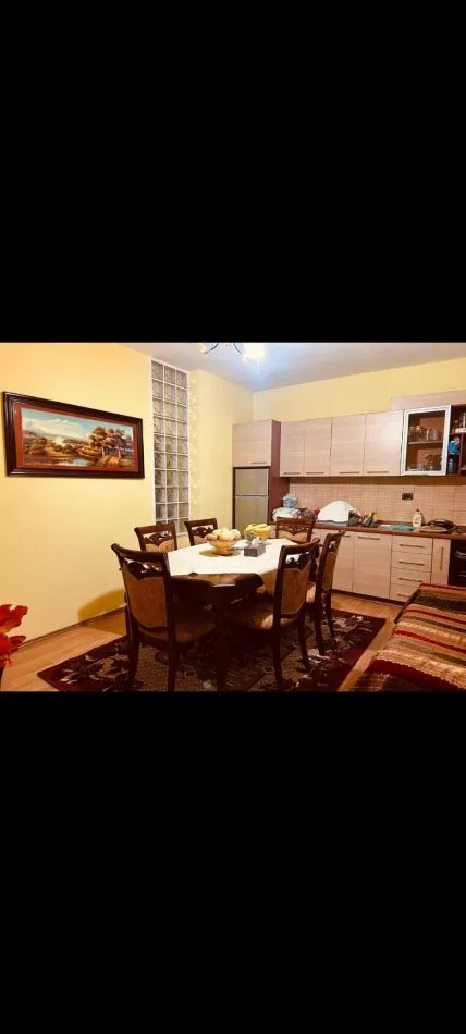 Tirane, jepet me qera apartament 2+1 Kati 2, 95 m² 390 € (rruga jodran misja)