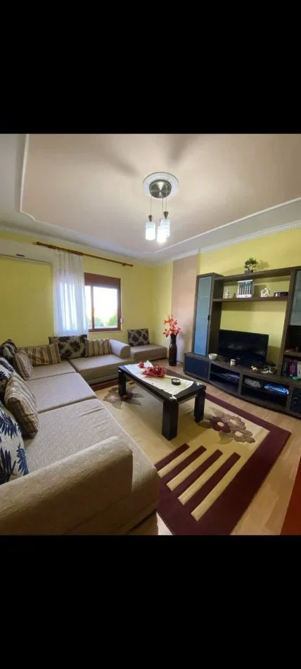 Tirane, jepet me qera apartament 2+1 Kati 2, 95 m² 390 € (rruga jodran misja)