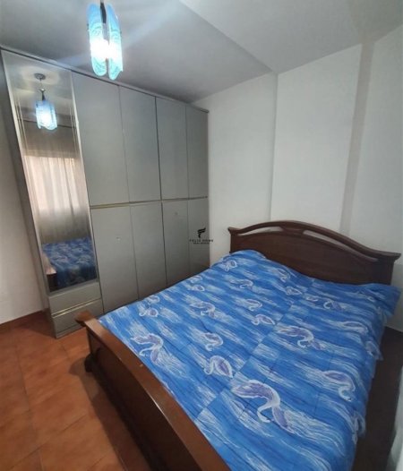 Tirane, jepet me qera apartament 2+1+Ballkon Kati 2, 80 m² 480 € (LAPRAKE)