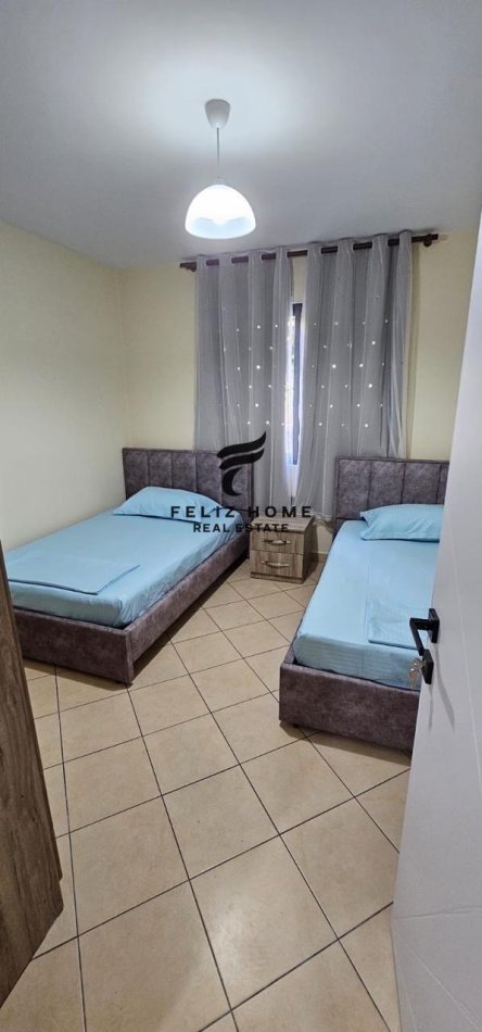 Tirane, jepet me qera apartament 2+1 Kati 1, 73 m² 400 € (PORCELAN)