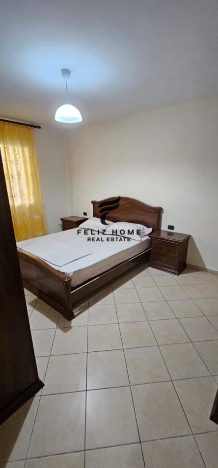 Tirane, jepet me qera apartament 2+1 Kati 1, 73 m² 400 € (PORCELAN)