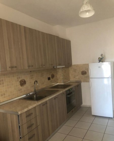 Tirane, jepet me qera apartament 1+1+Aneks+Ballkon Kati 3, 65 m² 400 € (xhamlliku)