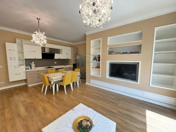 Tirane, jepet me qera apartament 2+1 Kati 3, 100 m² 850 € (Liqeni i Thate)