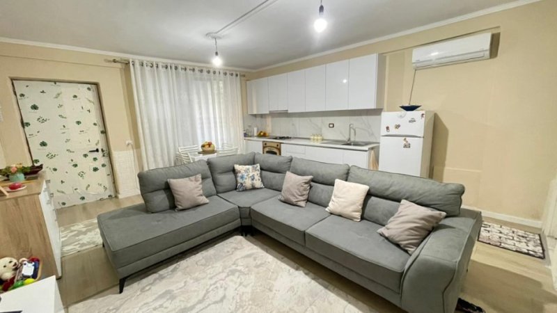 Tirane, jepet me qera 1+1 Kati 1, (Rruga Jordan Misja)