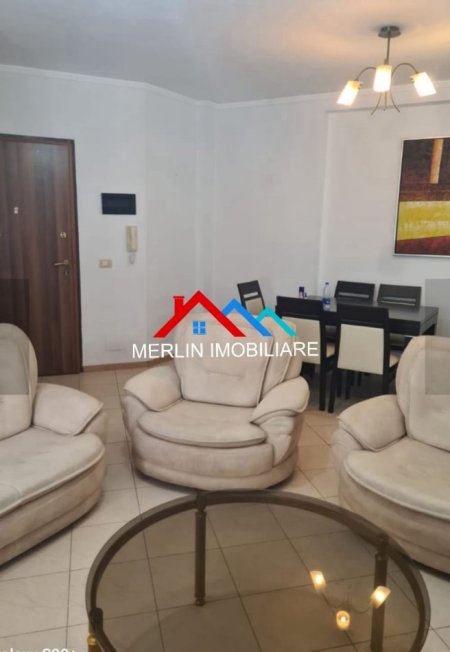 Tirane, jepet me qera apartament 2+1+Ballkon Kati 5, 106 m² 680 € (RRUGA E KOSOVAREVE)