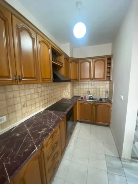Tirane, shitet apartament 2+1 , 74 m² 105.000 € (don bosko)