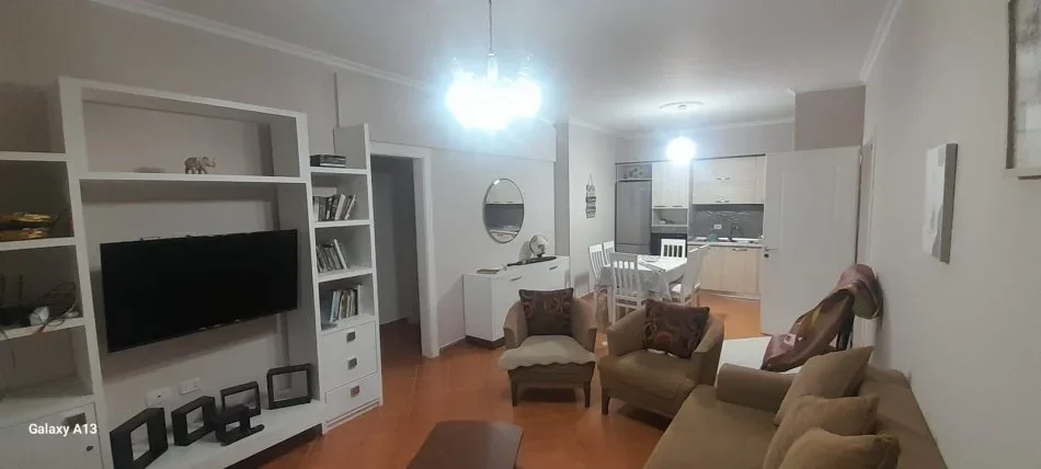 Tirane, jepet me qera apartament 3+1+Ballkon Kati 8, 108 m² 550 € (Astir)