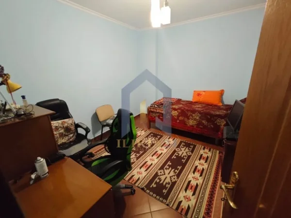 Tirane, shes apartament 3+1+Ballkon Kati 2, 100 m² 170.000 € (5 Maj)