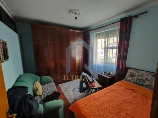 Tirane, shes apartament 3+1+Ballkon Kati 2, 100 m² 170.000 € (5 Maj)