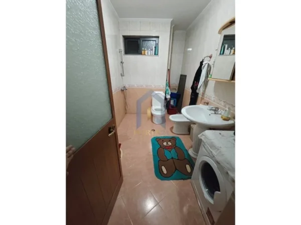 Tirane, shes apartament 3+1+Ballkon Kati 2, 100 m² 170.000 € (5 Maj)