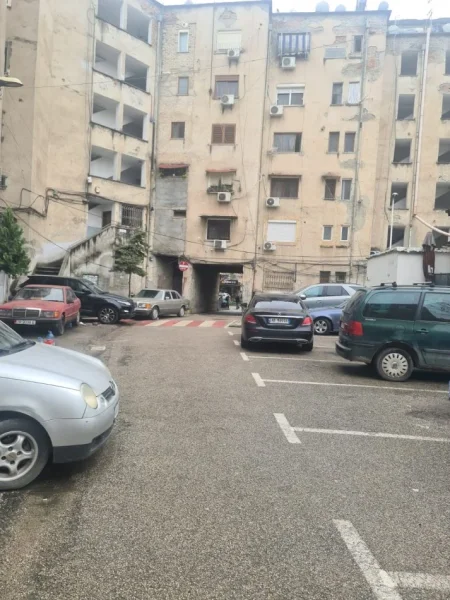 Tirane, shitet apartament 1+1+Ballkon Kati 2, 58 m² 115.000 € (BRRYLI)