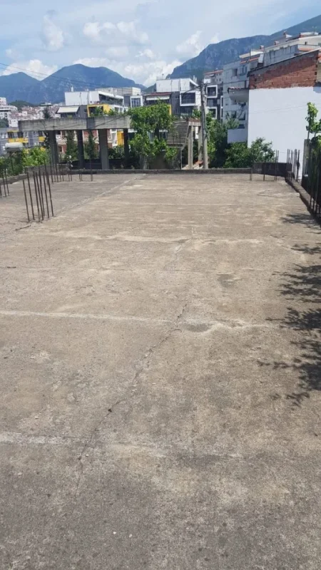 Tirane, shitet shtepi 1 Katshe Kati 1, 136 m² 180.000 € (Shkoze prane Kompleksit te Pallateve Tom Doshi)