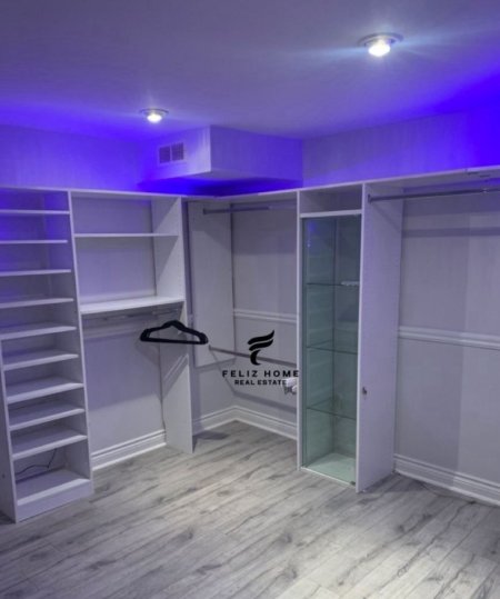 Tirane, jepet me qera dyqan Kati 1, 35 m² 400 € (BULEVARDI BAJRAM CURRI)