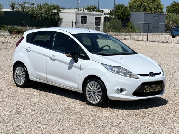 Durres, shitet makine Ford Fiesta Nafte, e bardhë manuale Klima