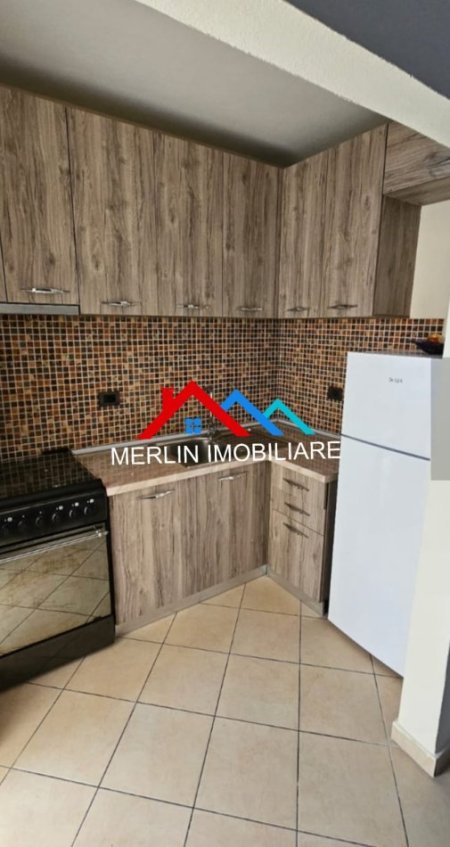 Tirane, jepet me qera apartament 2+1+Ballkon Kati 1, 73 m² 400 € (RRUGA XHANFIZE KEKO)