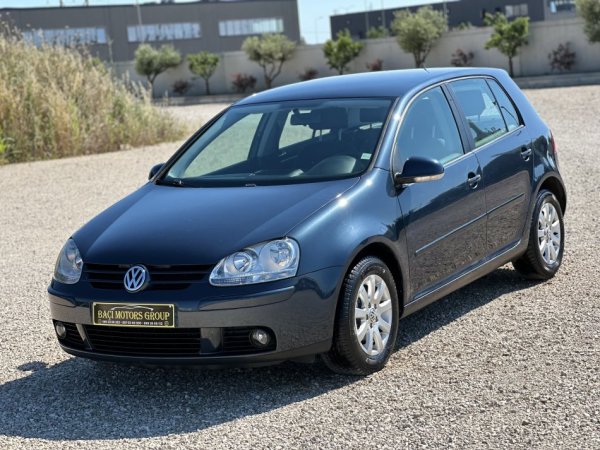Durres, shitet makine VW GOLF V Nafte, gri e erret automatik Klima