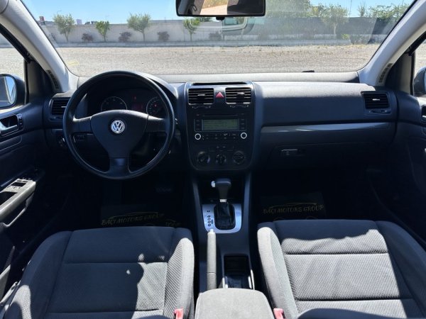 Durres, shitet makine VW GOLF V Nafte, gri e erret automatik Klima