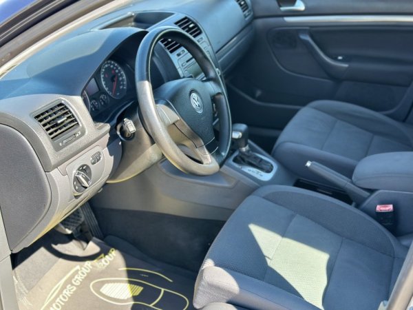 Durres, shitet makine VW GOLF V Nafte, gri e erret automatik Klima